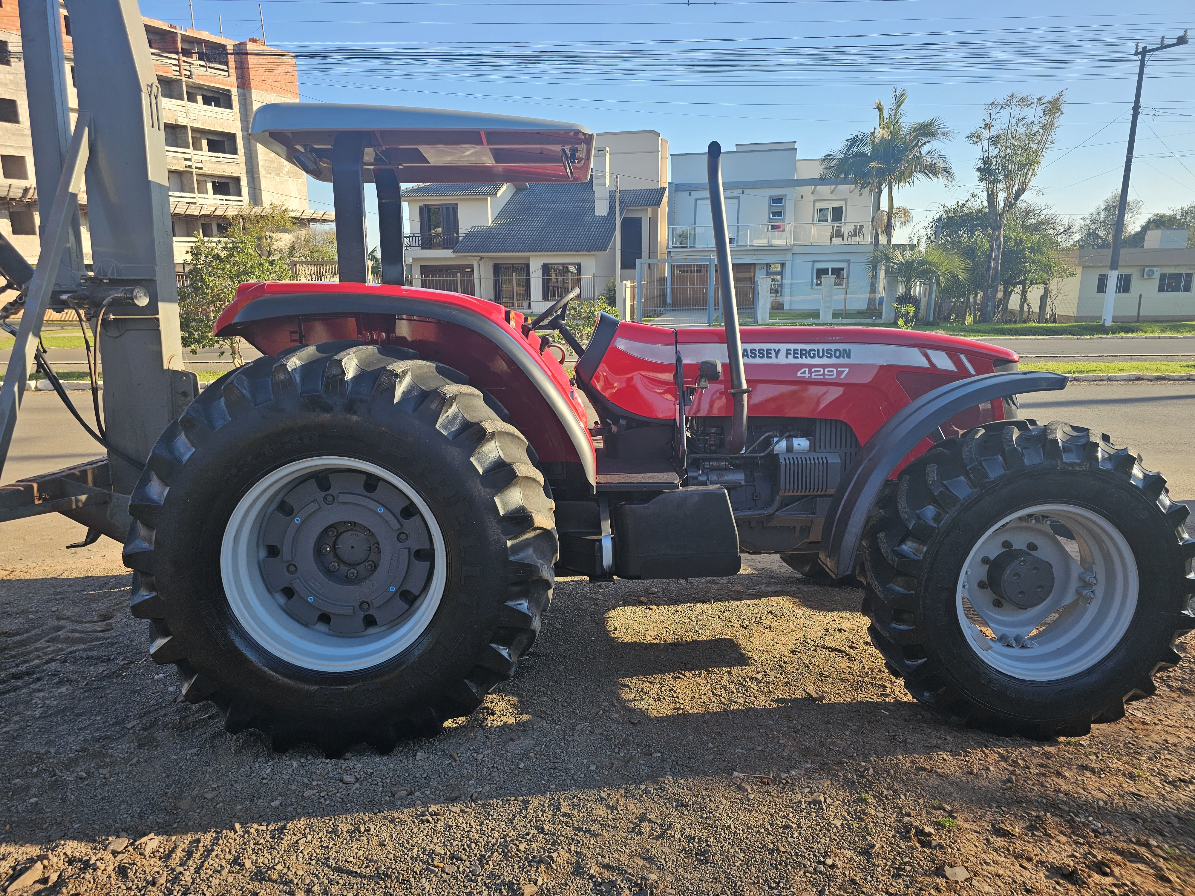 TRATOR MASSEY FERGUSON 4297