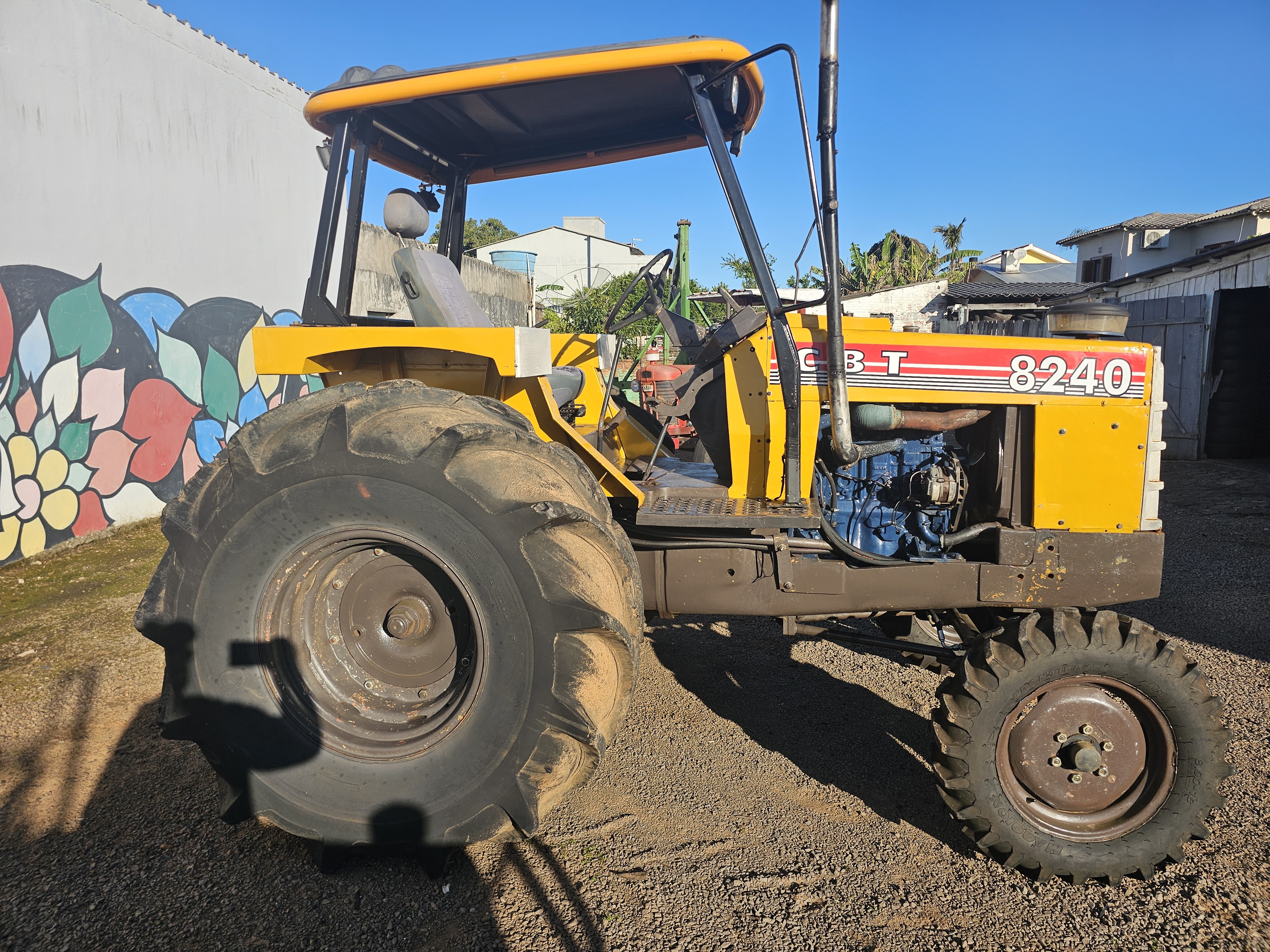 TRATOR CBT 8240